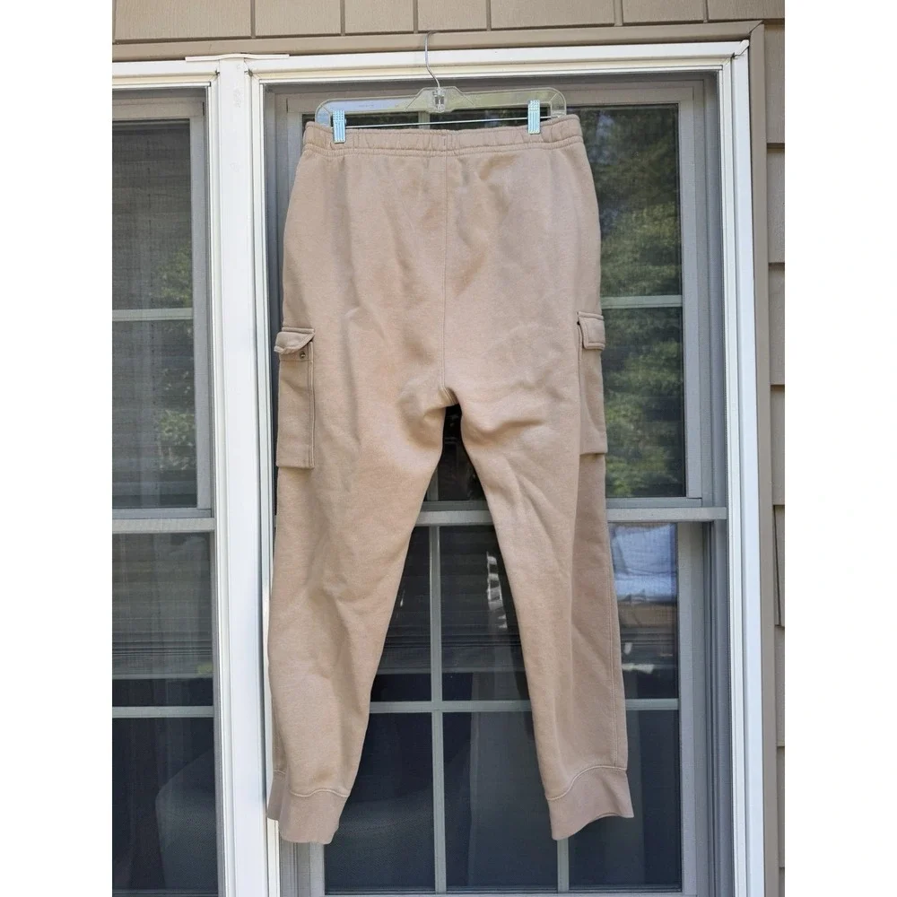 Nike Sportswear Club Fleece Cargo Jogger Pants Size Large (tan)